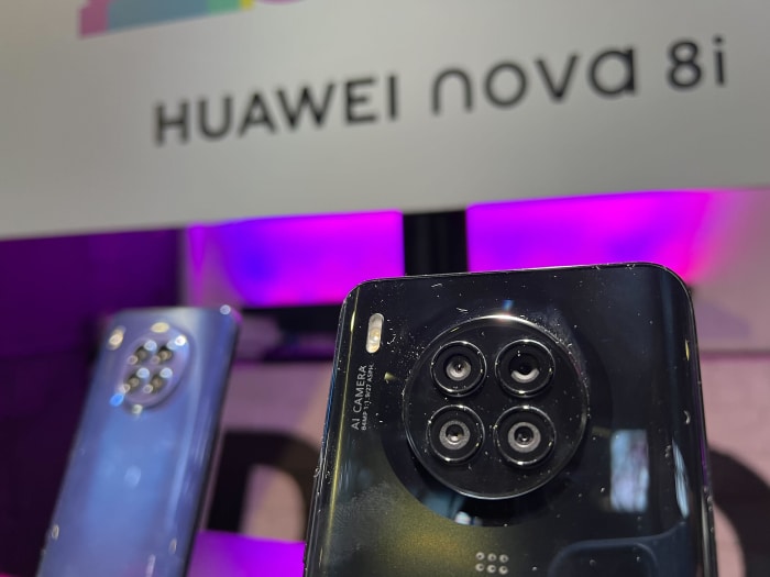 HUAWEI nova 8i - staubt schnell ein