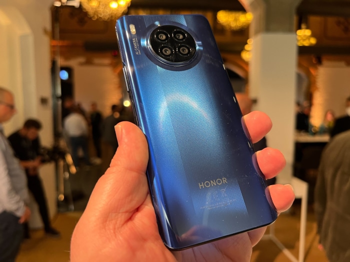 Honor 50 Lite in Deep Sea Blue