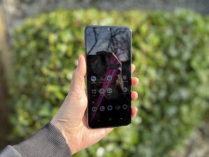 Telekom T-Phone im Test Design Display Rückseite Kamera