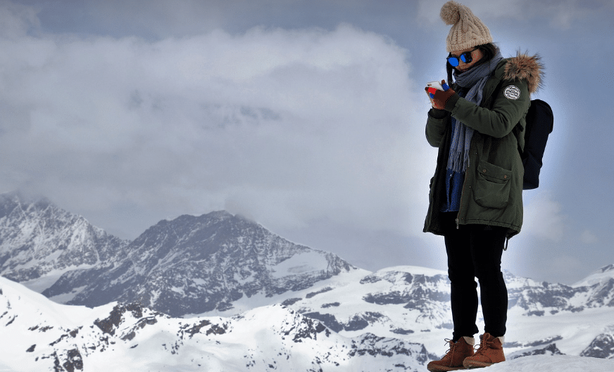 Outdoor Smartphone im Schnee (Bild: Pixabay @pasja1000)