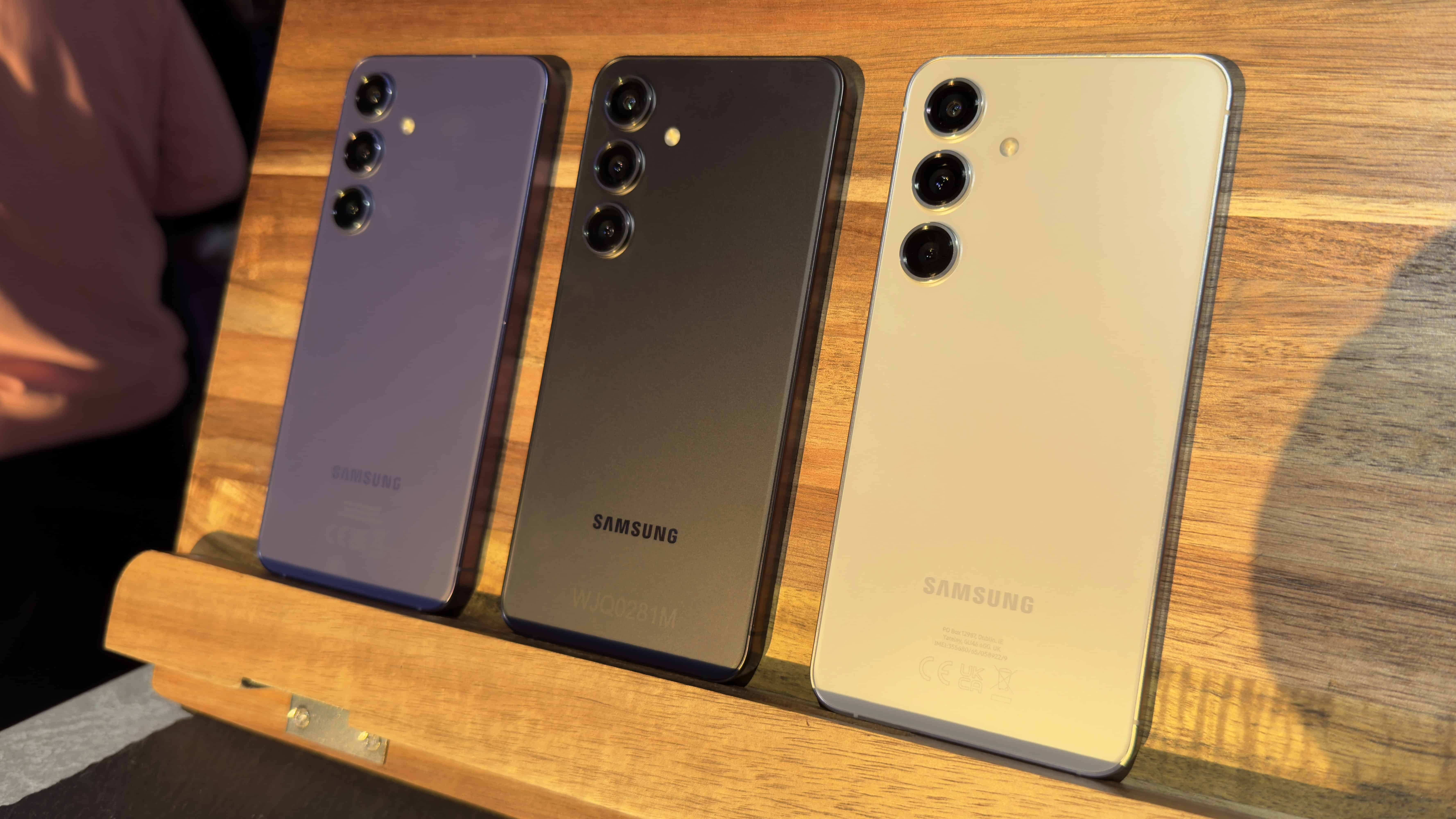 Samsung Galaxy S24 in vielen Farben mit Vertrag in den Netzen von Telekom, Vodafone, o2 Telefónica und 1&1