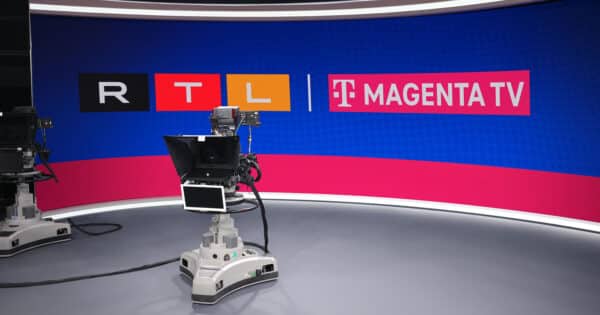 Kamera und Studioeinrichtung als Symbolbild für RTL-Campusnetz