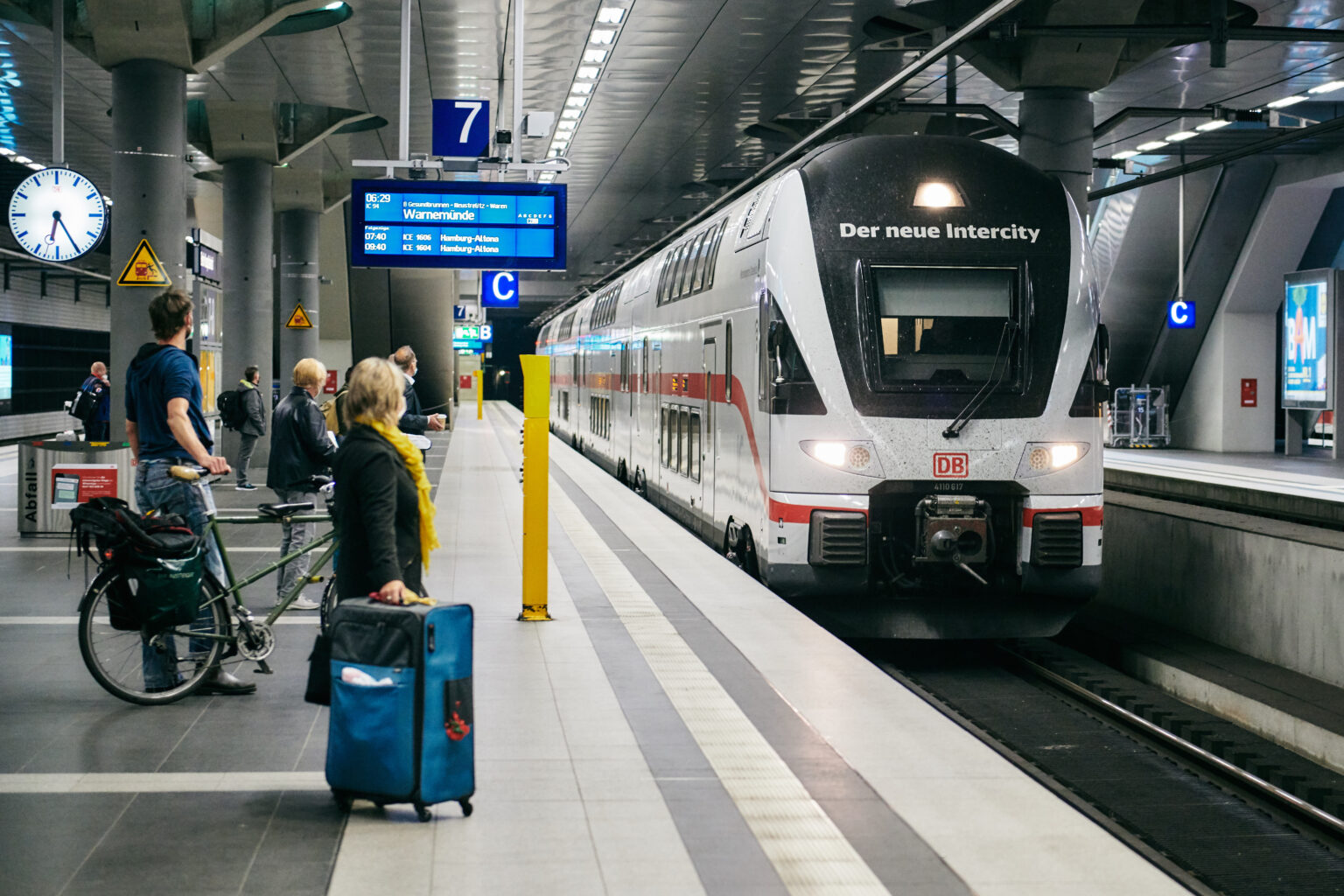 DER IC 2 auf dem Weg nach Warnemünde muss durch ein großes Funkloch. (Bild: Deutsche Bahn AG / Dominic Dupont)