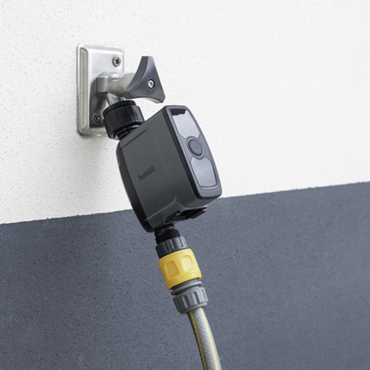 Hombli Smart Water Control 2 am Wasserhahn montiert