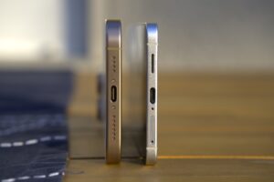 iPhone 16 Pro Max vs. Samsung Galaxy S25 Edge – Bottoms up!