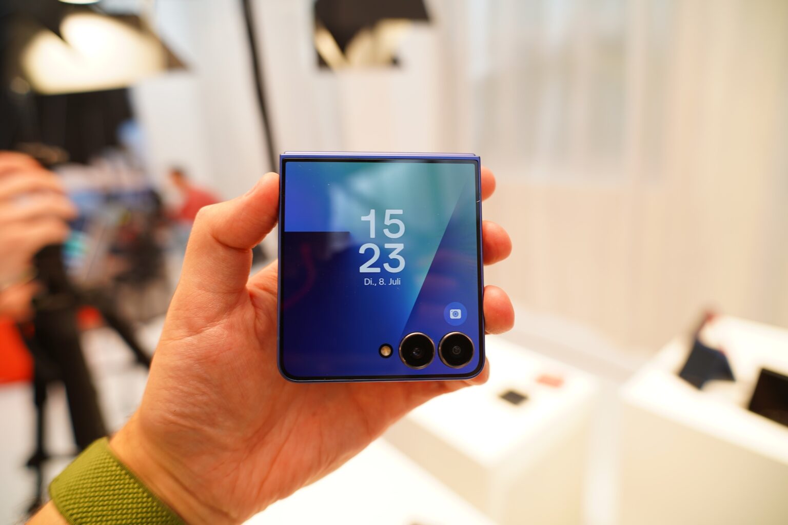 Samsung Galaxy Z Flip 7 Test Display Außen Kamera Design