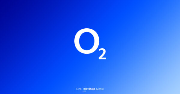 o2 Logo Allgemein in weiß auf blauem Hintergrund.