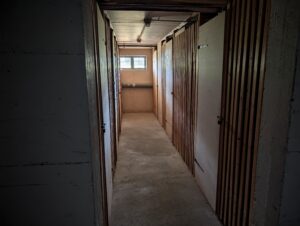 Weiteres Bild vom Keller mit Nachtaufnahme