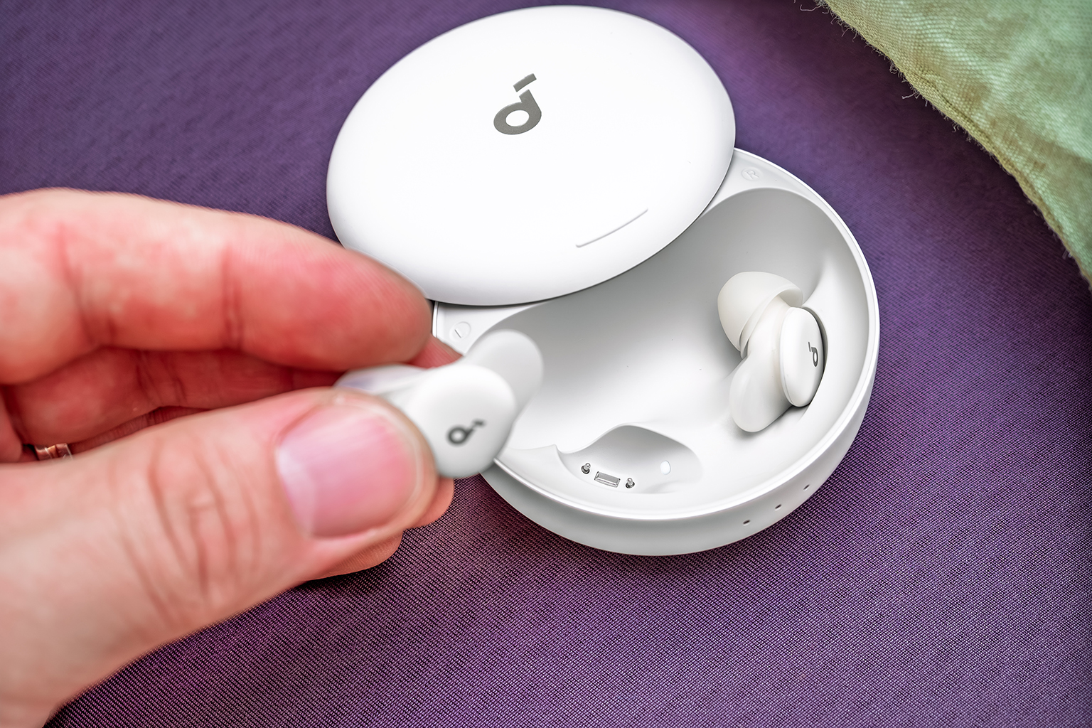 Ladecase der Soundcore Sleep A30 geöffnet