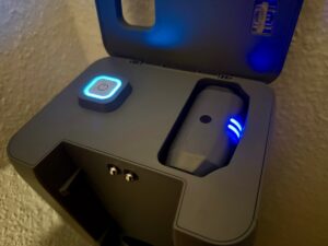 Narwal V40 Station – offenes Batteriefach