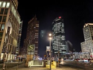 Nachtblick auf den Potsdamer Platz.