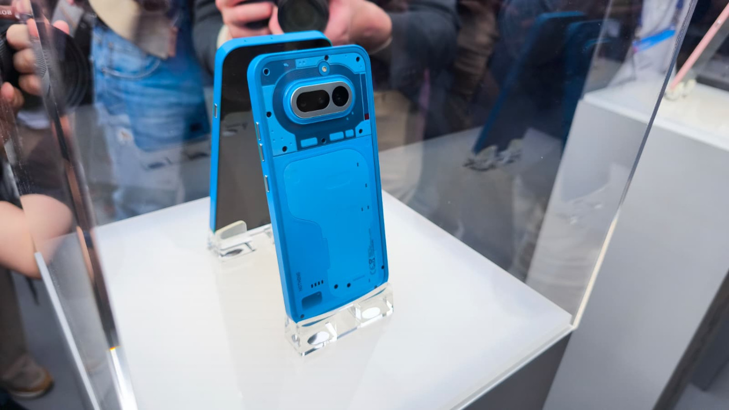 Nothing Phone 4a in Blau