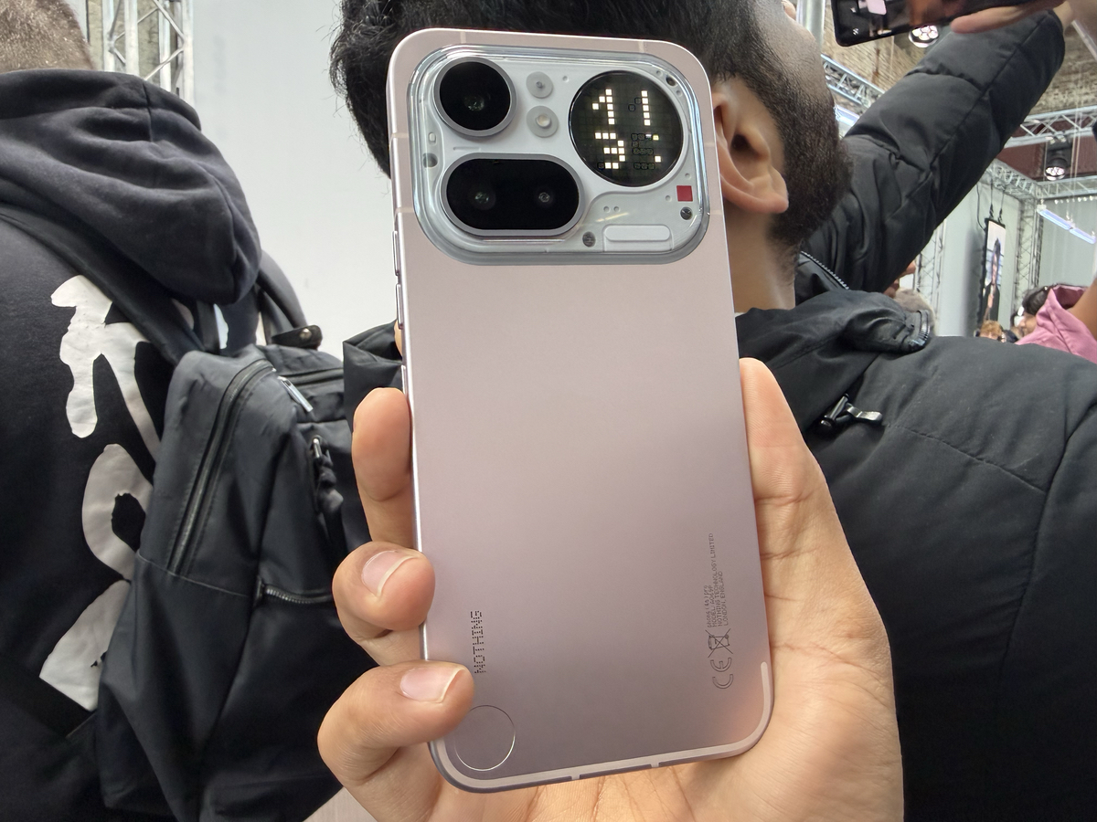 Nothing Phone (4a) Pro Ersteindruck - Pink