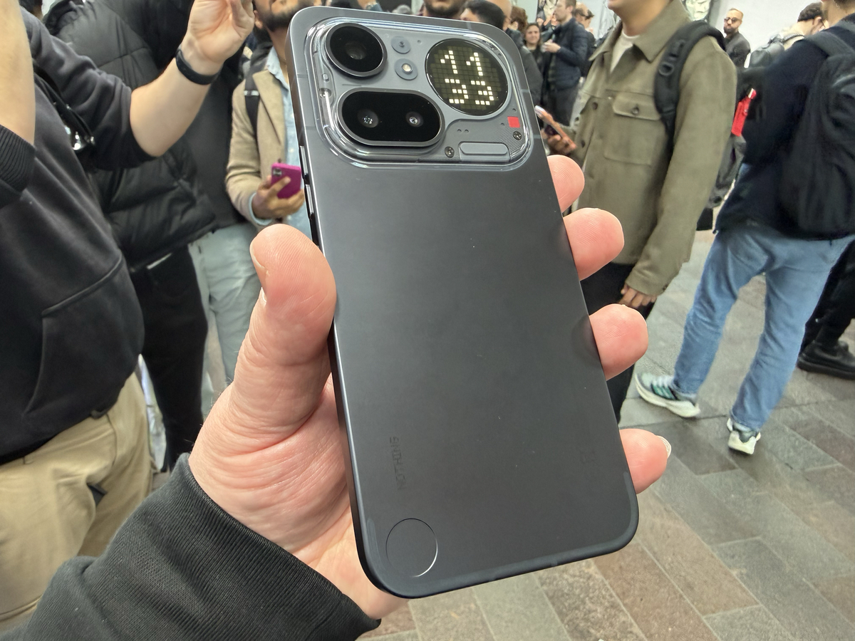 Nothing Phone (4a) Pro Ersteindruck – Schwarz