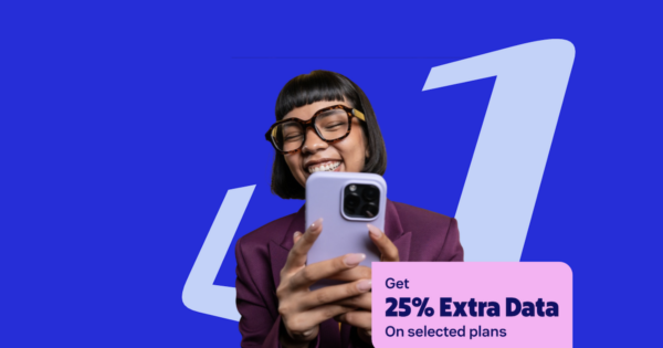 Screenshot der Webseite, Person mit Smartphone, Lebara-Logo im Hintergrund, 25 Prozent extra textlich hervorgehoben.