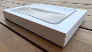 Unboxing: Apple iPhone Duo im Test – Box Seite