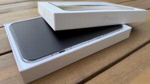 Unboxing: Apple iPhone Duo im Test – Peekaboo