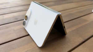 Unboxing: Apple iPhone Duo im Test – Zeltmodus