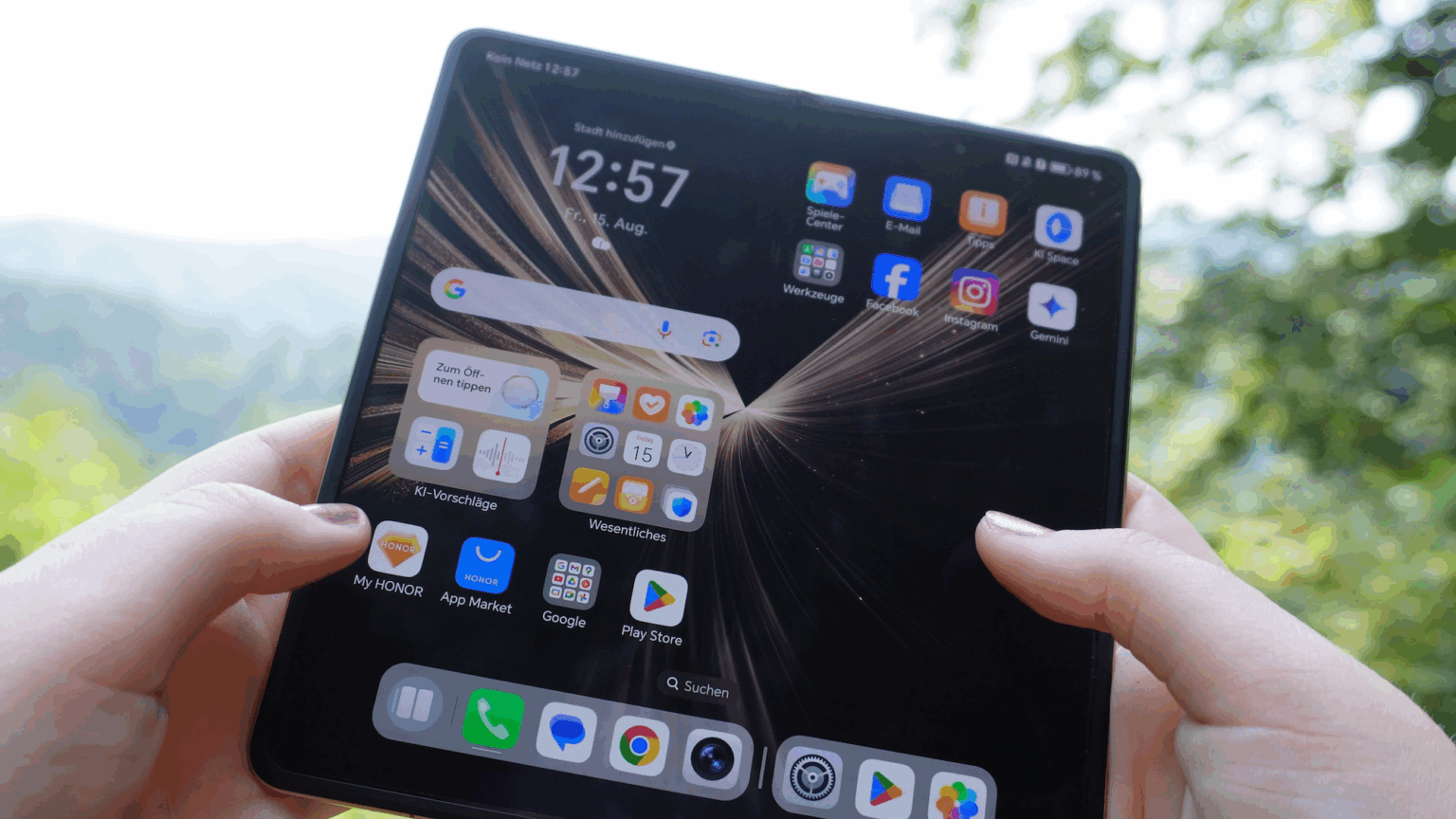 Honor Magic V5 Test aufgeklappt Innendisplay